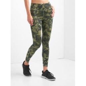 Gap Fit Camo Army Fatigue Leggings Size 